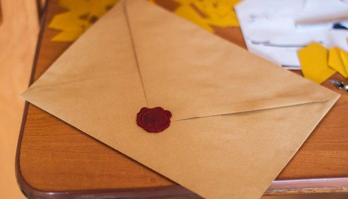 İngiltere’de 1969’da küçük bir kızın yazdığı gerçekleşen kehanetleri içeren bir mektup ortaya çıktı