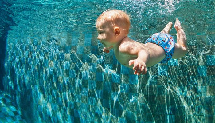 Bebeklere su üzerinde durma nasıl öğretilir? Su üzerinde nasıl durulur?
