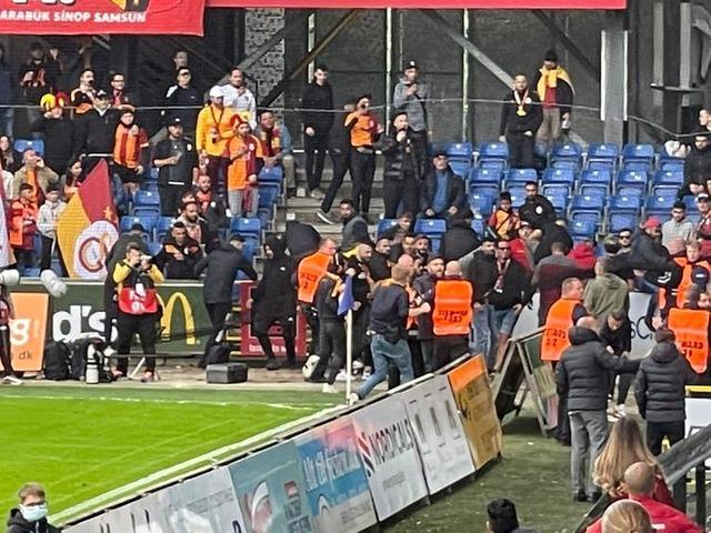 Randers - Galatasaray maçında şok olay