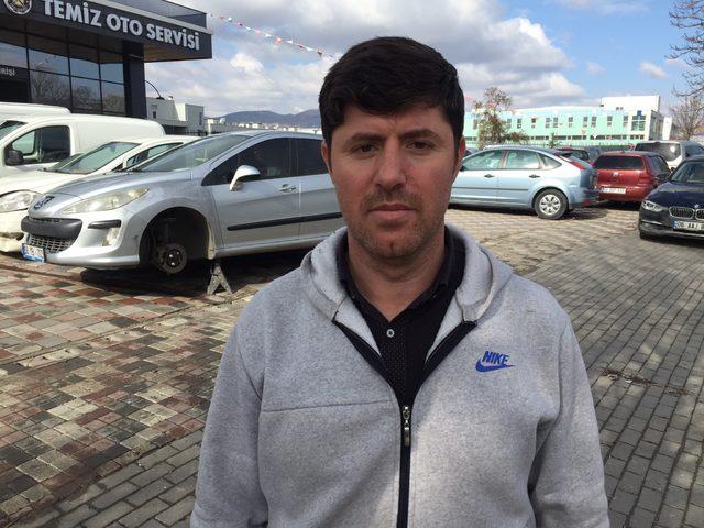 Böylesi görülmedi! Otomobilinin lastiklerinin çalındığını ilerleyemeyince fark etti 2