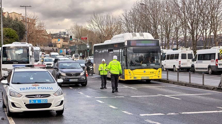 Trafik cezası borcu olanlar dikkat! Kanun resmen yürürlükte: 4.538 TL’lik borç 2.765 liraya inecek