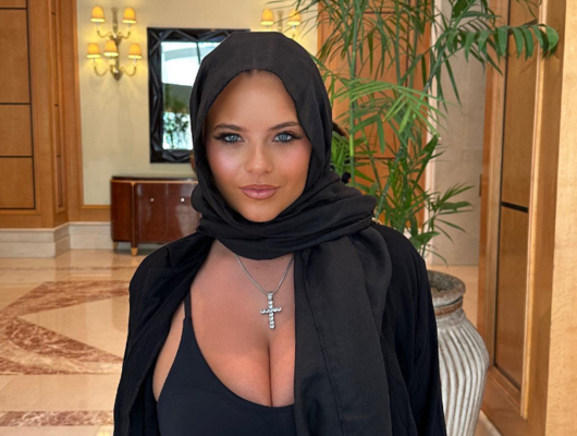 Bikini altının iplerini bollaştırdı! Bilerek frikik verdi