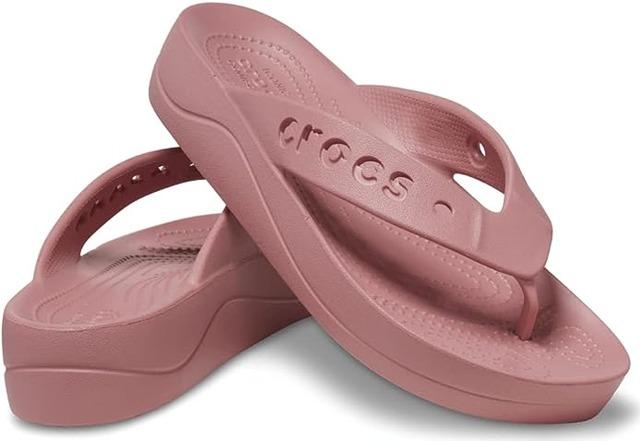 Hem rahatlığı hem şıklığıyla sizi kendine bağlayacak Crocs marka uygun fiyatlı terlikler