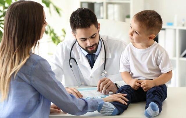 çocuk hasta doktor aile