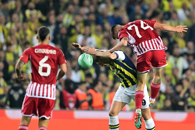 AA-20240418-34306276-34306265-FENERBAHCE_OLYMPIAKOS