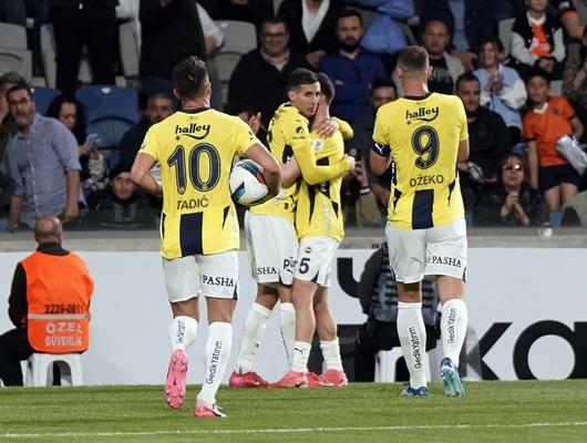 Fenerbahçe Başakşehir'i farklı mağlup etti!