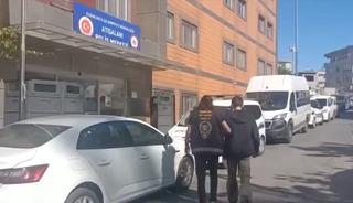 Elinde satırla sokak sokak geziyordu! 14 yaşındaki çocuk yakalandı