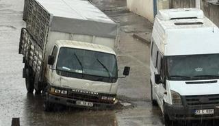 Yol çalışması sonrası yol çöktü
