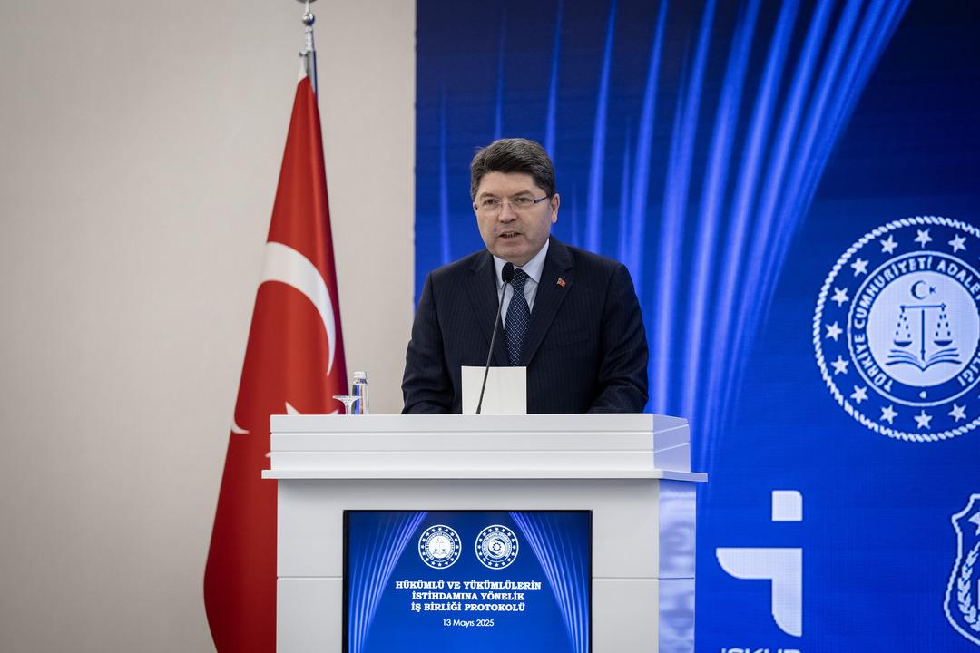 AA-20250513-37938265-37938256-ADALET_BAKANLIGI_ILE_CALISMA_VE_SOSYAL_GUVENLIK_BAKANLIGI_ARASINDA_HUKUMLU_ISTIHDAMI_PROTOKOLU