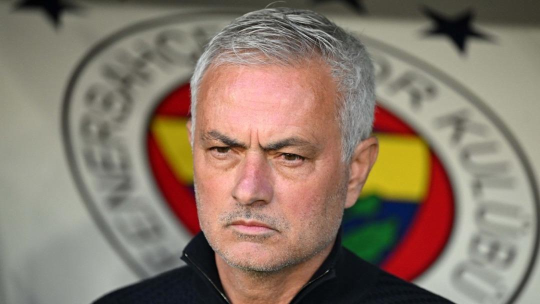 mourinho-ile-gorusmeler-basladi-o-takimin-basina-gecebilir-6smg