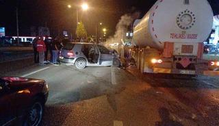 Karşı şeride geçti tankere çarptı: 1 ölü