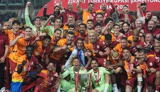 Galatasaray'ın yıldızı Beşiktaş'a önerildi! Okan Buruk biletini kesti, takımdan ayrılıyor...